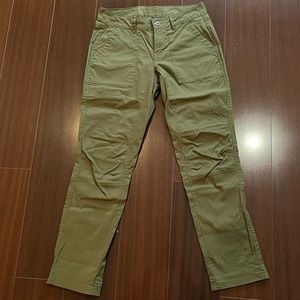 Women’s Mountain Hardwear Hiking Pants Size 4